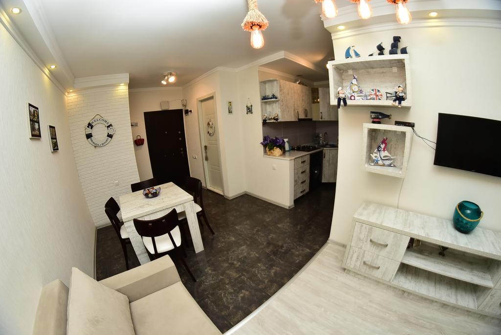 Stars Apartment Batumi Bagian luar foto
